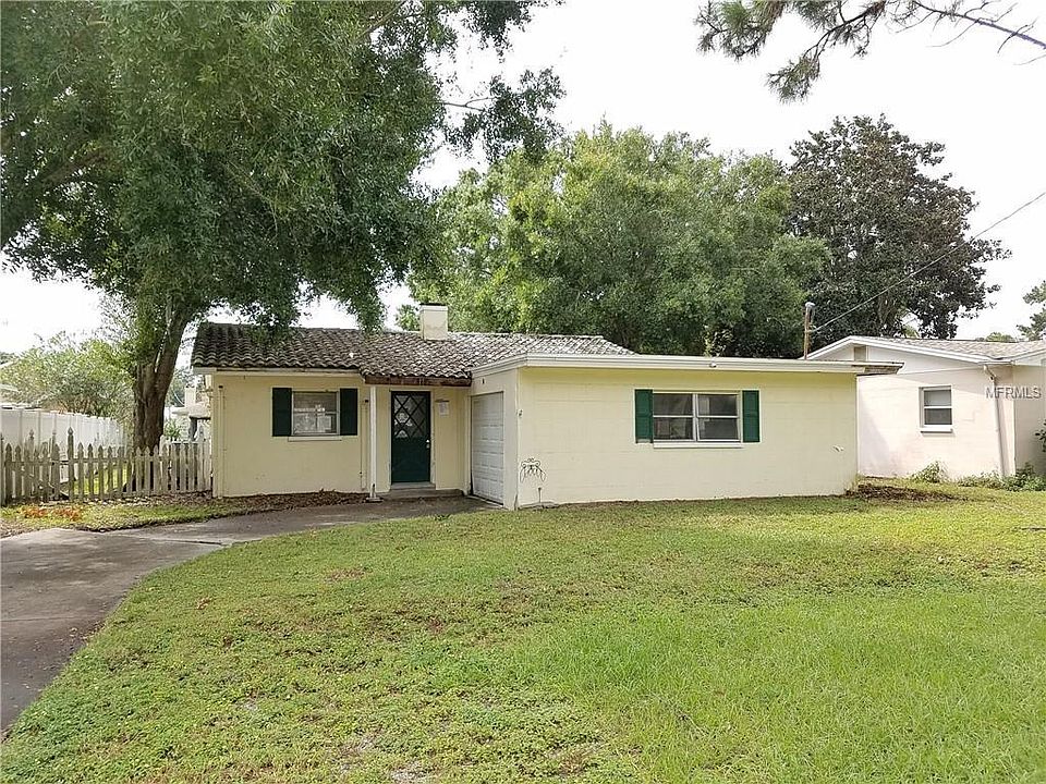 1st image of 48 Cypress Dr