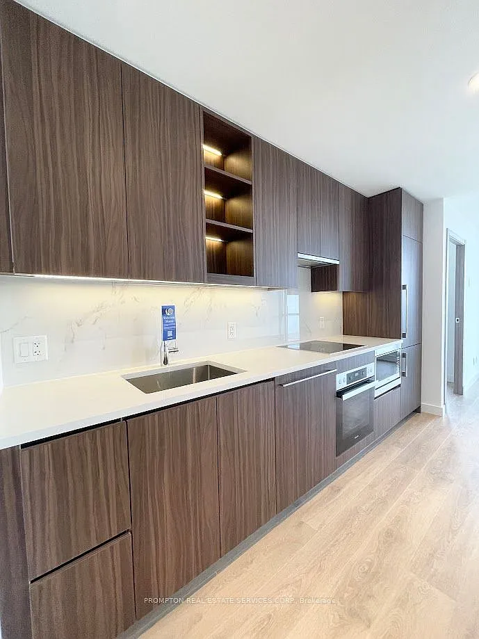 25 McMahon Dr — Photo 3