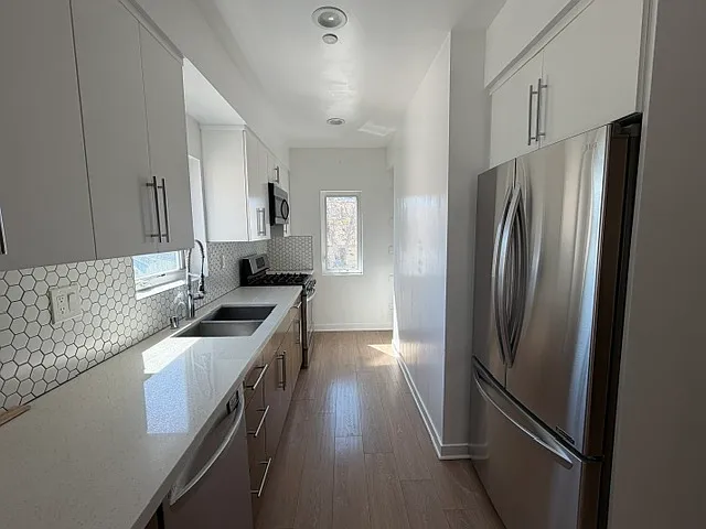 3 bed, 1691 sqft, $3,800 — Photo 3