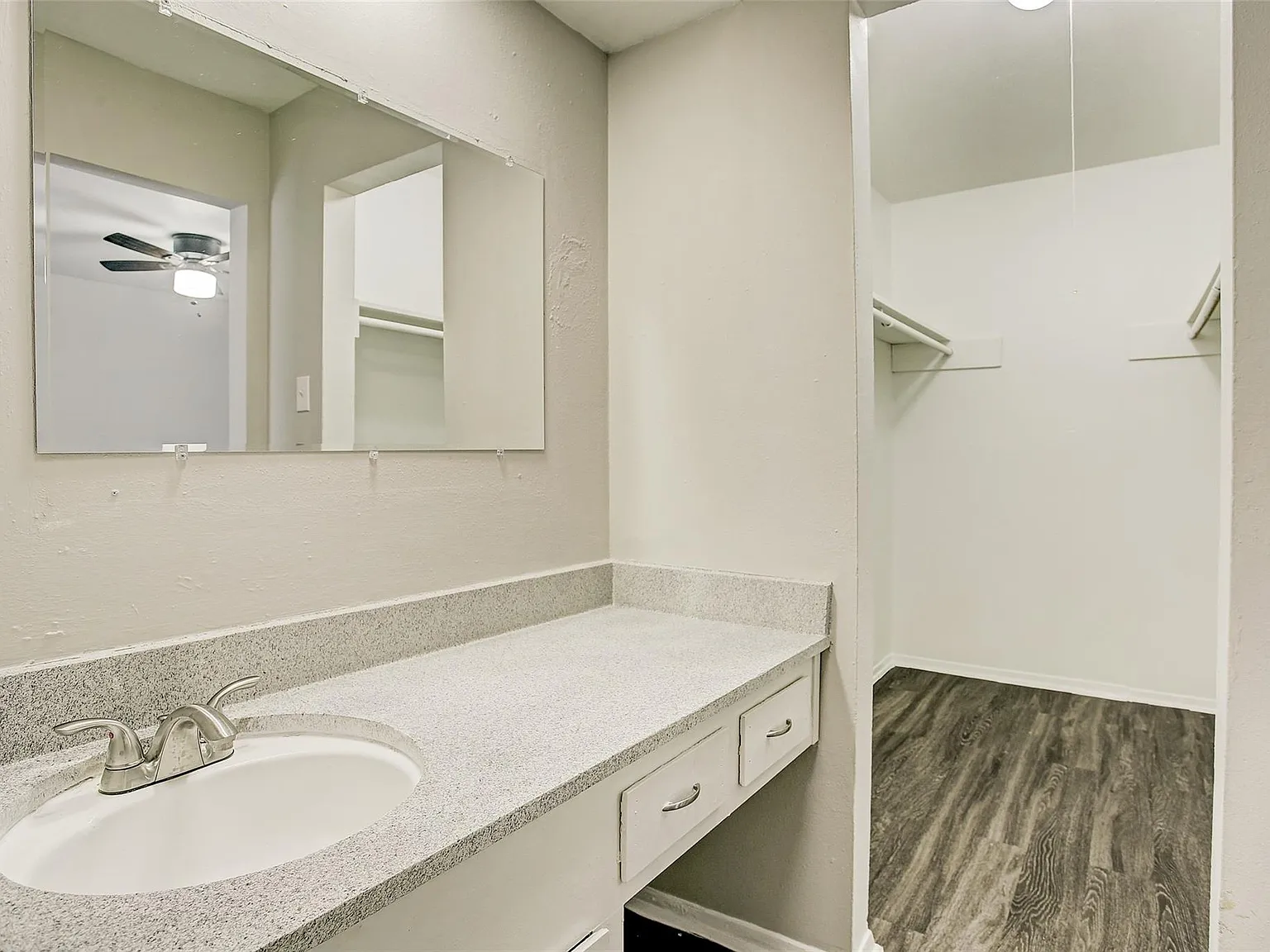 1 bed, 1.0 bath, 525 sqft, $1,000 — Photo 2