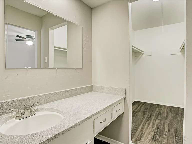 2322 Dunlavy St #10 — Photo 2