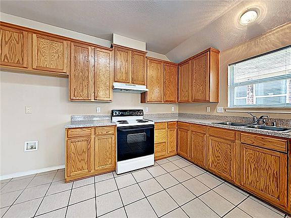 3rd image of 4545 Hickory Meadows Ln