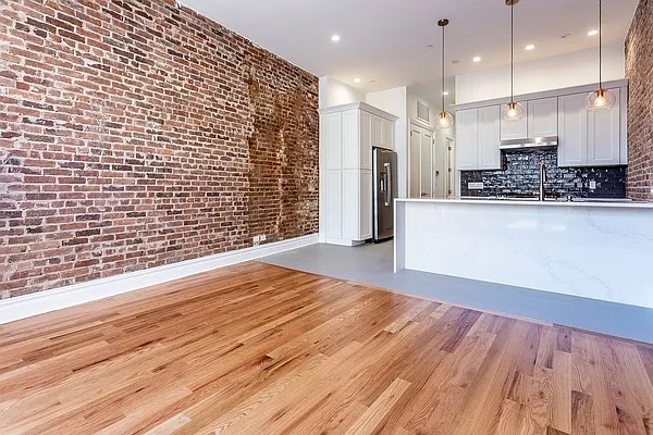 Rented by EXR | media 6