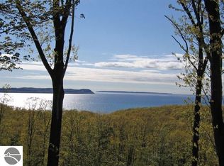 2171 S Ridge Rd, Lake Leelanau, MI 49653