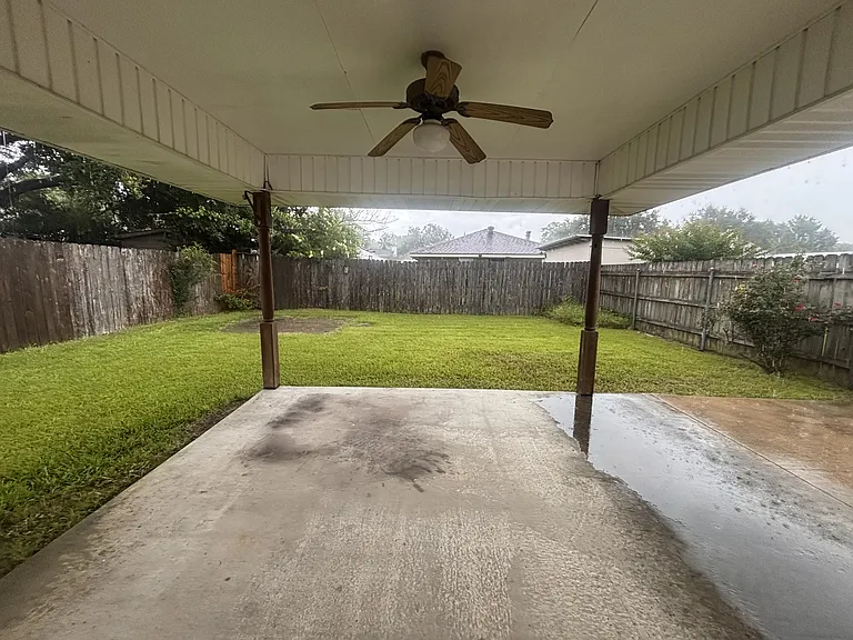 106 Darteze Dr — Photo 3