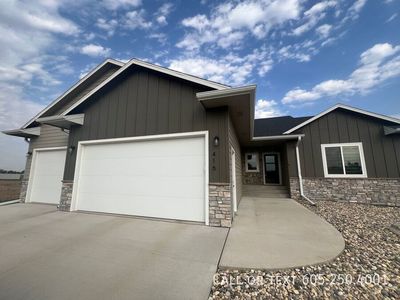416 Bunyan Dr, Harrisburg, SD, 57032