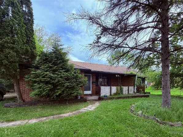 35 Tennyson Rd, Buffalo, NY 14221