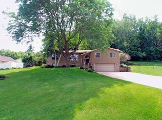 N4533 Meadow Wood Rd, Onalaska, WI 54650
