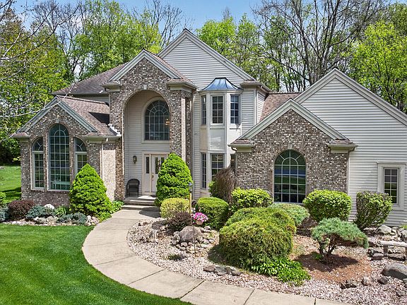 3rd image of 4809 Stonewood Dr
