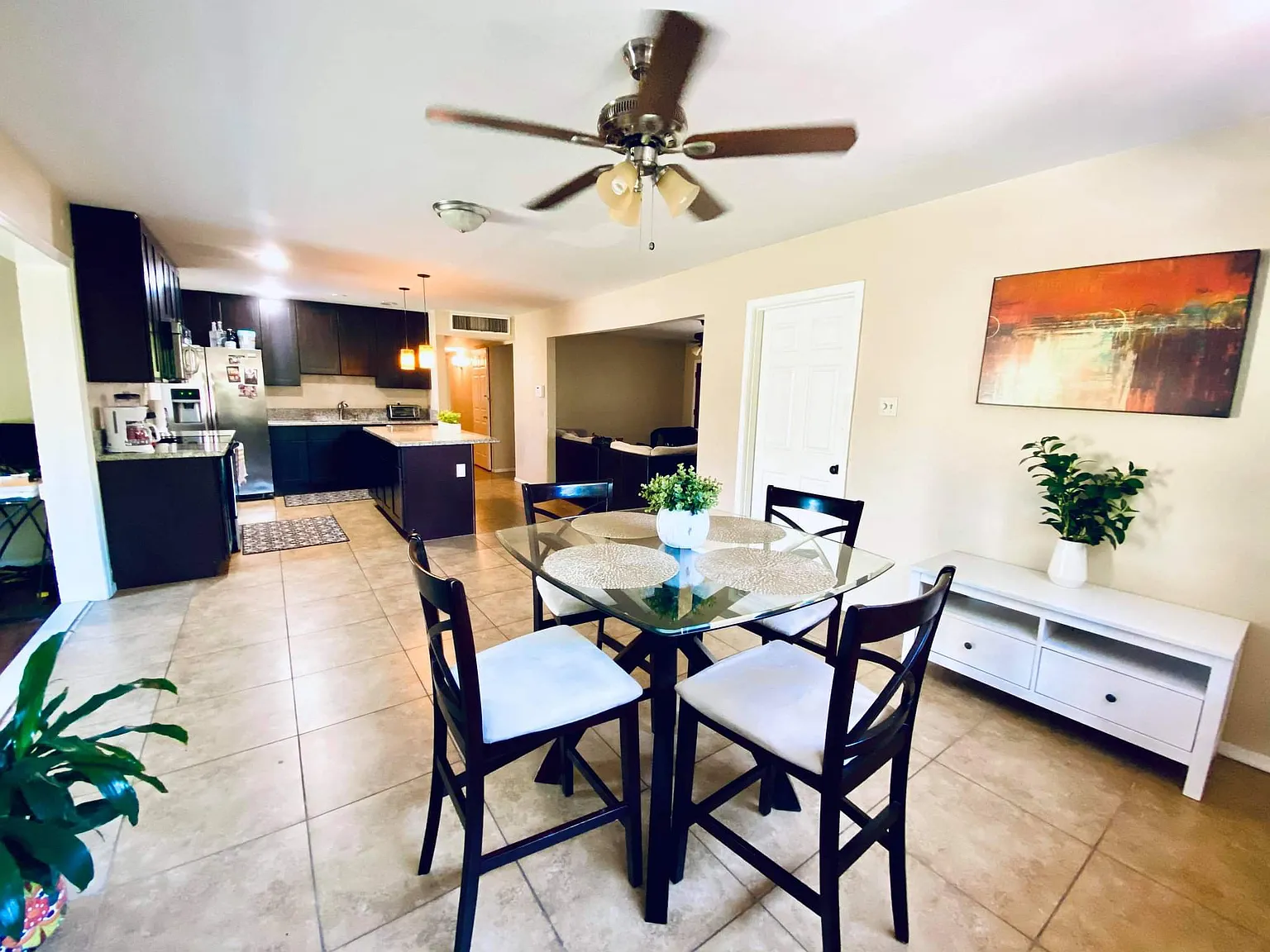 4 bed, 1826 sqft, $950 — Photo 4