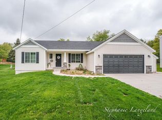 5337 Division Ave N, Comstock Park, MI 49321