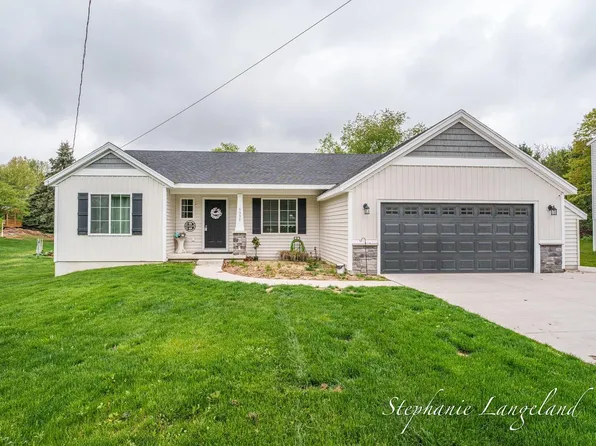 5337 Division Ave N, Comstock Park, MI 49321