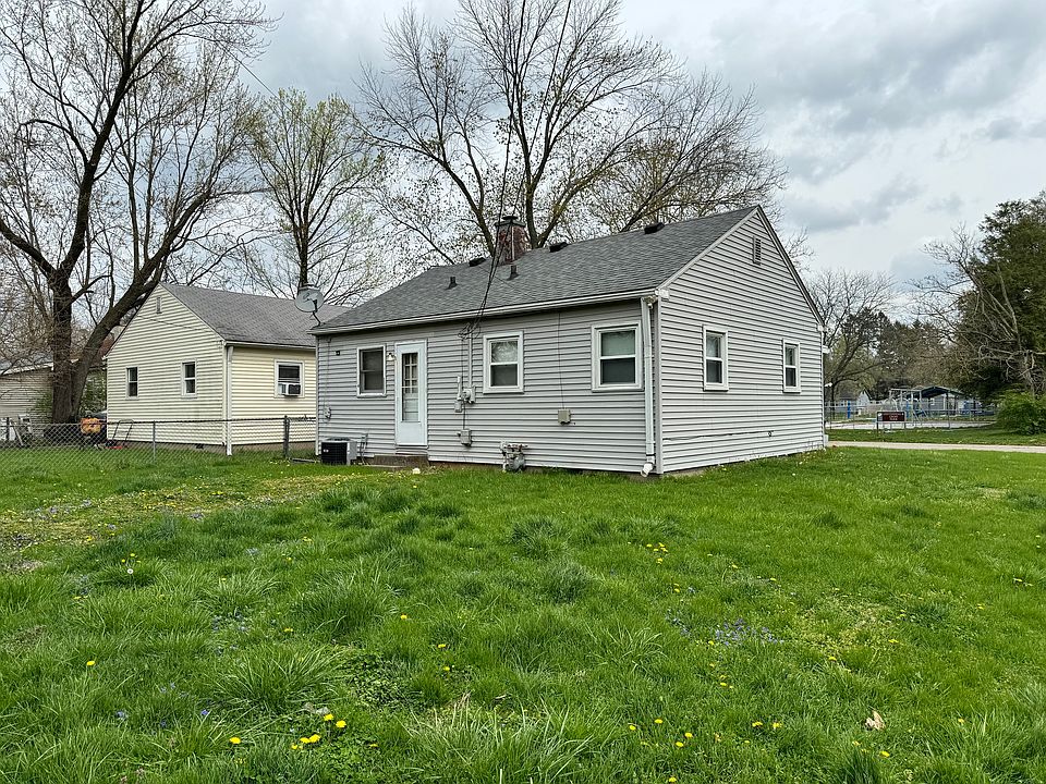 2nd image of 2302 Groff Ave