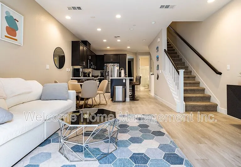 1828 Enclave Pl — Photo 1