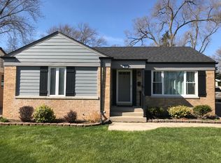 620 E Oakton St, Arlington Heights, IL 60004