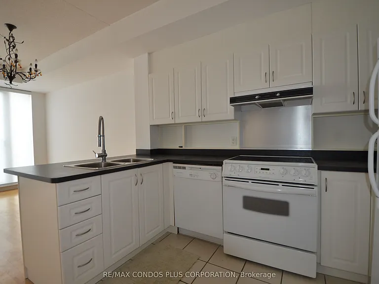 18 Beverley St #801 — Photo 9