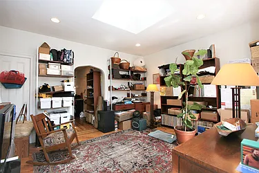 Rented by R New York