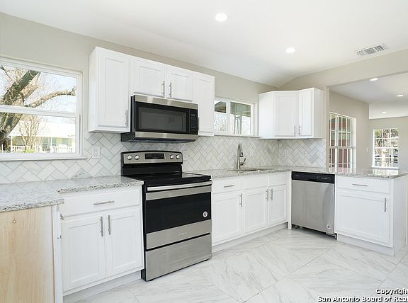 4th image of 1438 Santa Monica St