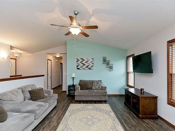 3rd image of 238 Cherry Ln