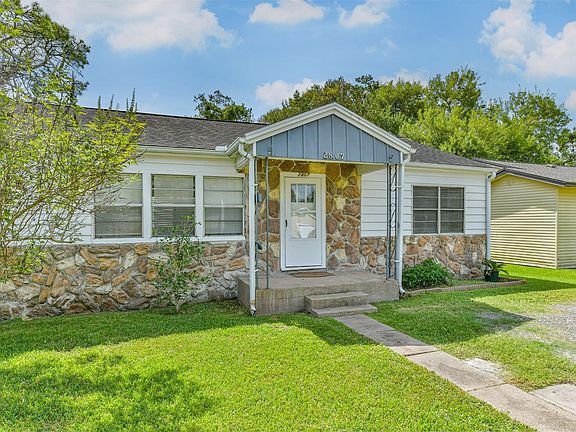 3rd image of 2807 Fannin St