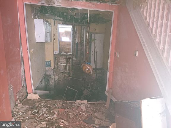 3rd image of 1830 N Chapel St