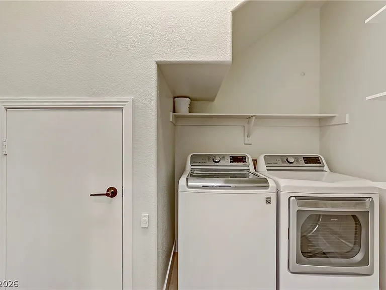 11223 Tribiani Ave — Photo 15