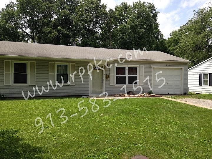 1st image of 1206 N Redwood Dr