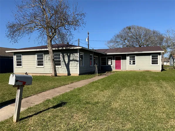 1736 Lynn Ln, Freeport, TX 77541