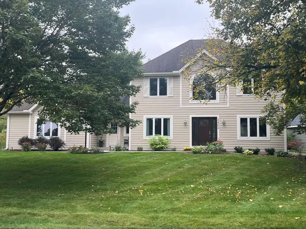 3402 Fairfax Ln, Woodbury, MN 55129