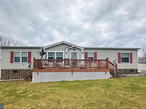 74 Silent Way, Inwood, WV 25428