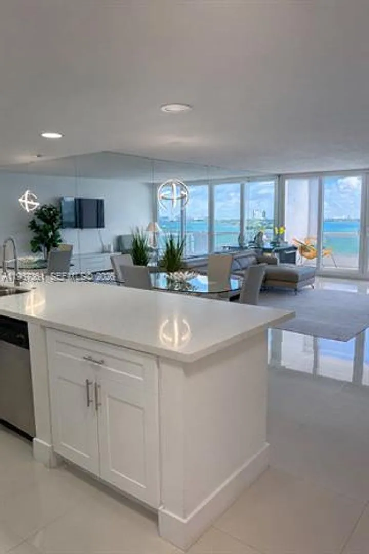 1717 N Bayshore Dr cu-A-1132, Miami, FL 33132 — Photo 3