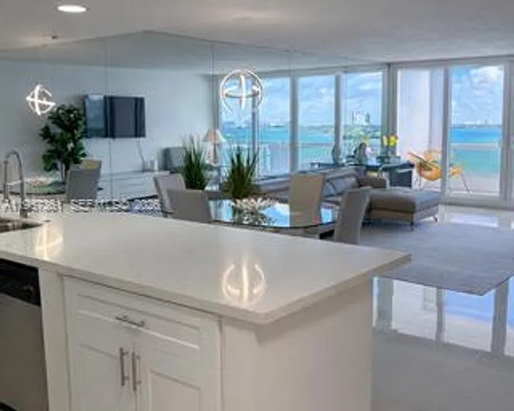 1717 N Bayshore Dr #A-1132 — Photo 2