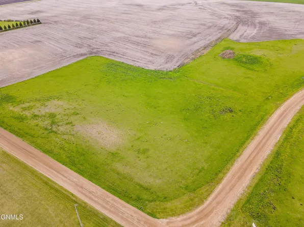 5 Svenningsen 1st Sur, Valley City, ND 58072