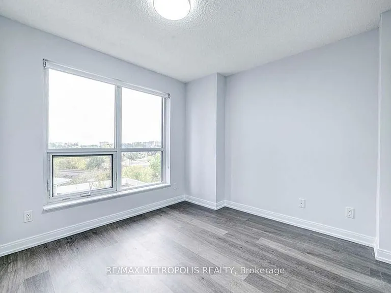 255 Village Green Sq #507 — Photo 10