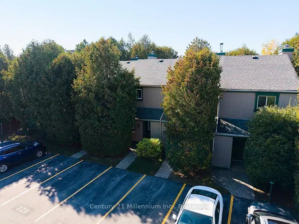 5 Dawson Dr #327, Collingwood, ON L9Y 5B4
