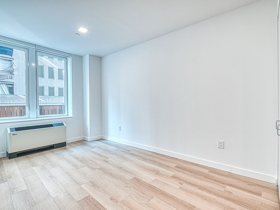 1st image of 20 Broad St #1619