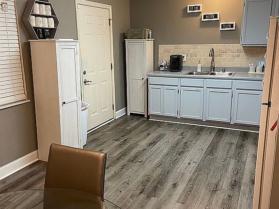 4th image of 506 Avenue B