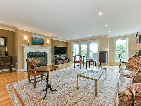 5th image of 42 Whaler Ln