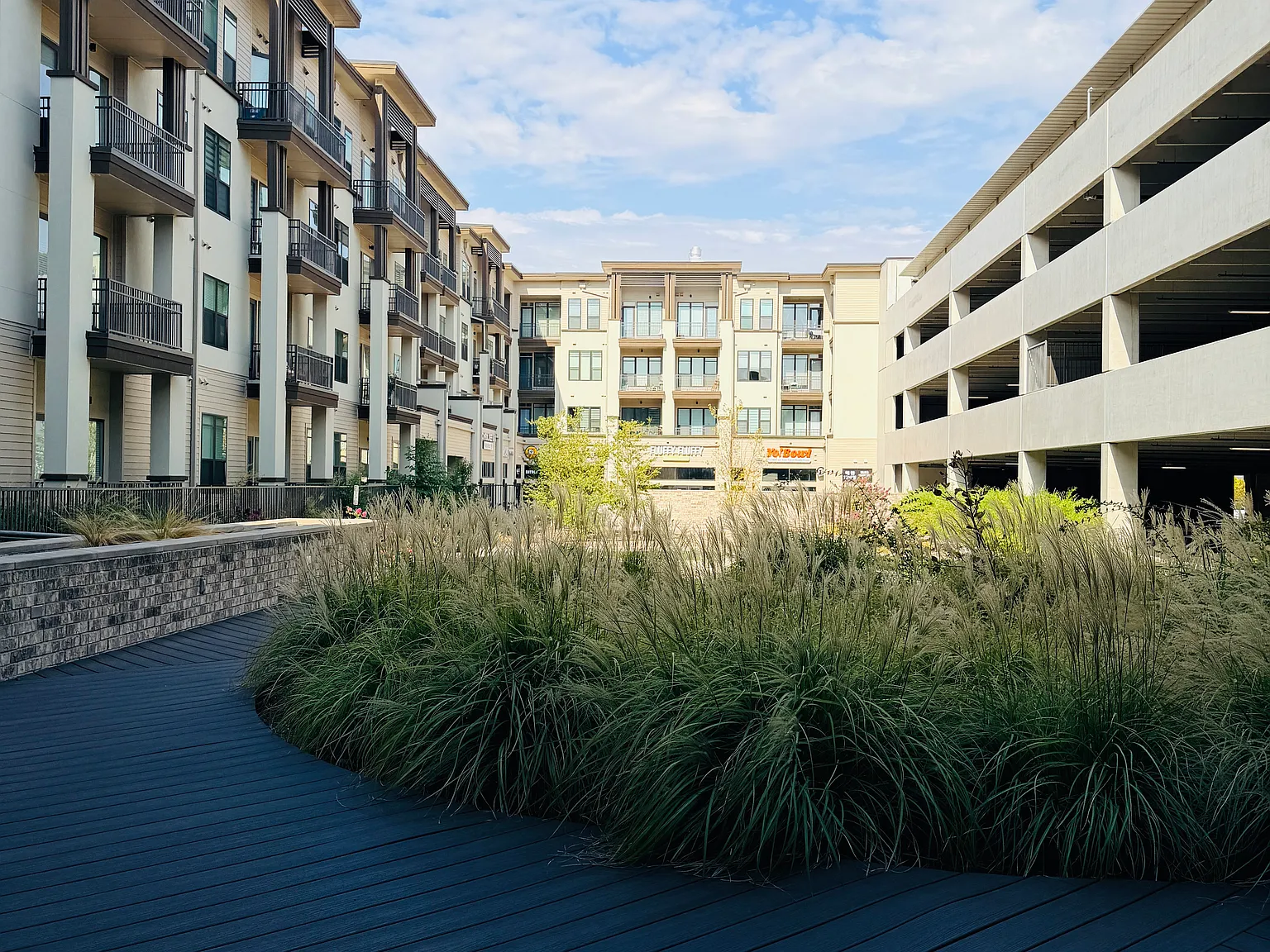2 bed, 1151 sqft, $2,099 — Photo 3