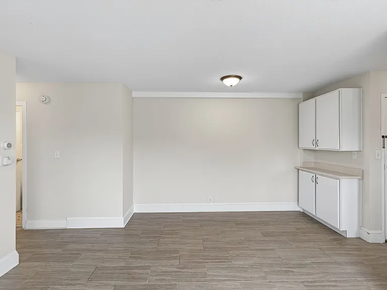2915 W 50th St — Photo 17