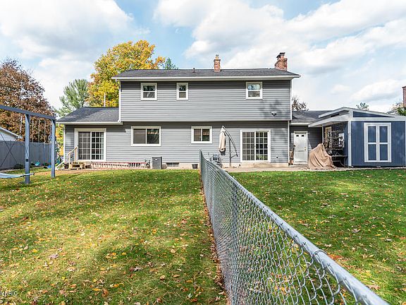 5th image of 464 S Moorland Dr