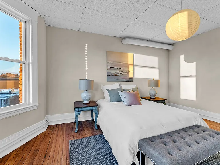 The Woodrow at 300 E 30th Street — Photo 33