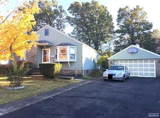 292 South Blvd, Saddle Brook, NJ 07663