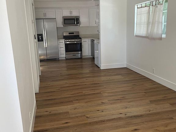 5th image of 8835 1/2 Paso Robles Ave