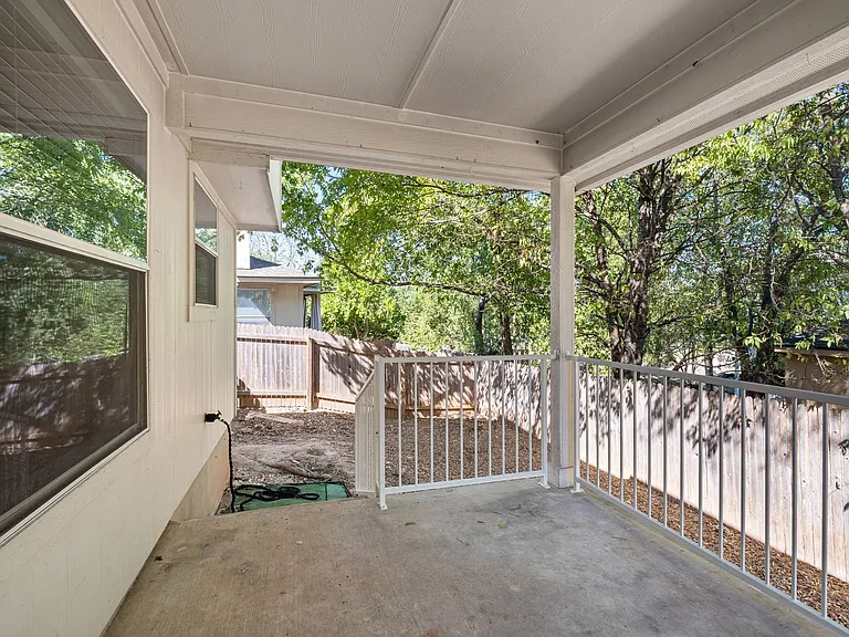 808 Flatters Way — Photo 23