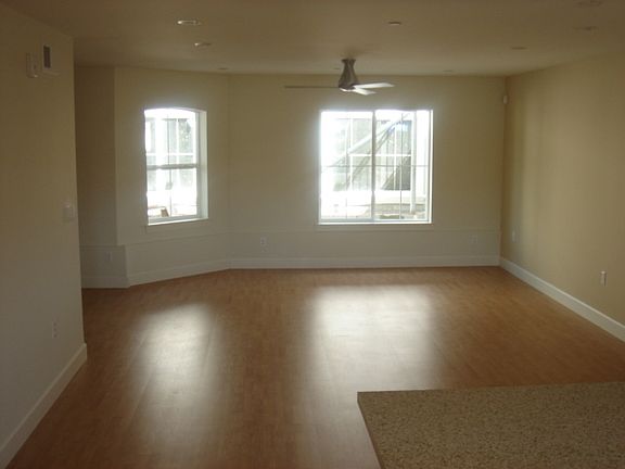 2nd image of 90 Oak Ave Unit 202