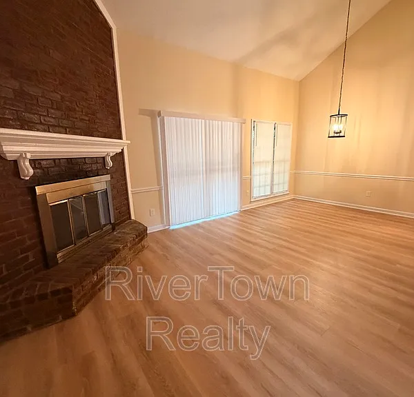 3693 Hyacinth Dr — Photo 2