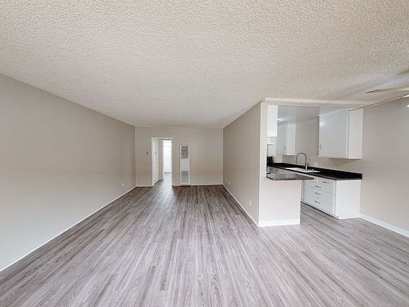 5th image of 708 Venice Way APT 15