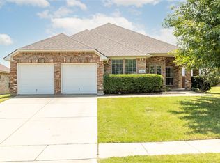 5739 Derek Way, Grand Prairie, TX 75052