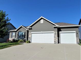 7806 S 194th Ave, Gretna, NE 68028